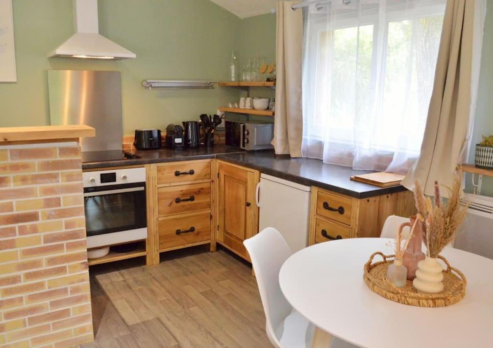 Chalet Cosy Au Coeur De La Foret De Broceliande Beignon Luaran gambar